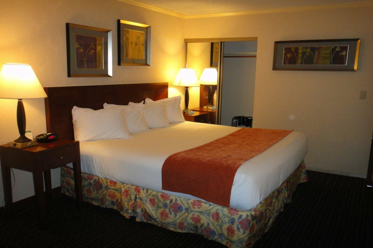 Los Prados Hotel San Mateo Luaran gambar